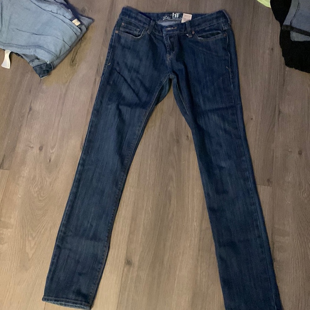 !1T hottie jeans. Waist size is 28. Dark blue color